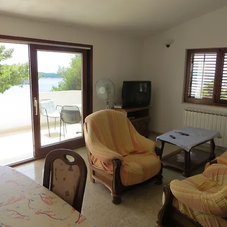 Apartments And Rooms Rogosic-3
