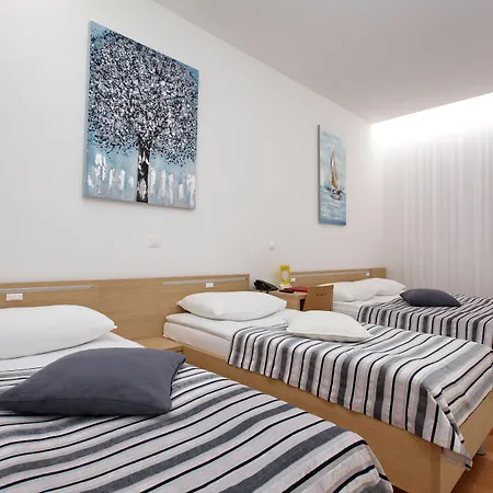 Dream Hotel-2