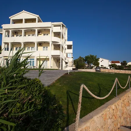 Hotel Vila 4M-3