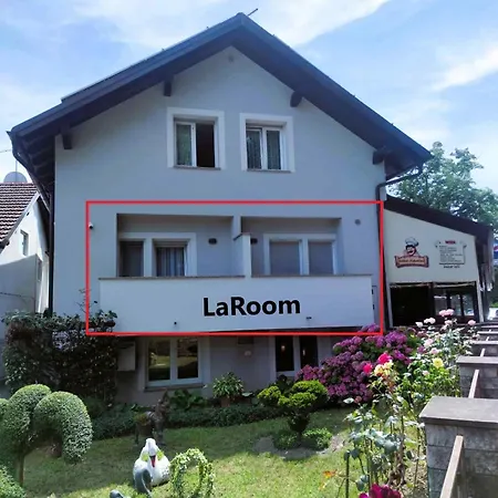 Laroom-3