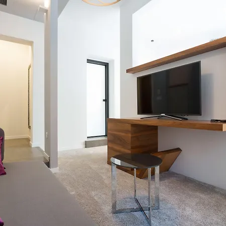 Starlight Luxury Rooms-3