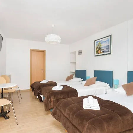 Peruzovic Rooms 1-2