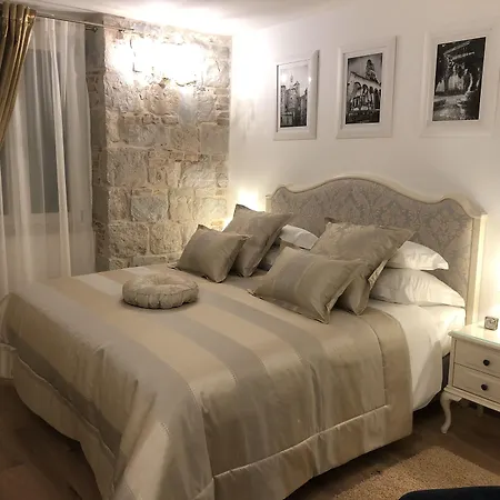 Priska Heritage Rooms (Adults Only)-3