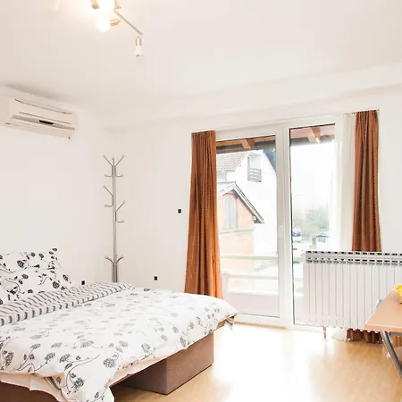 Rooms Garden Zagreb Airport-3