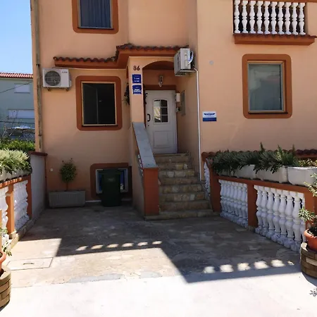 Friendly People'S Guest House-3