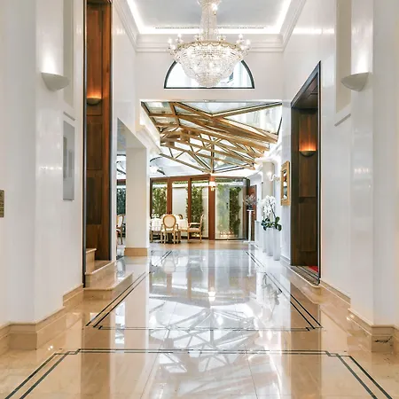 Hotel Le Premier-3