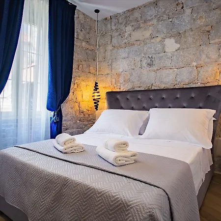 Best4Stay Luxury Rooms-3