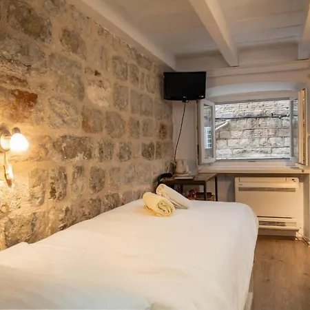 Private Accomodation Linda-2