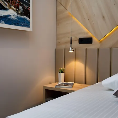 Sailor Boutique Rooms-3