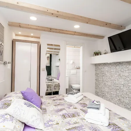 Lavender Room-2