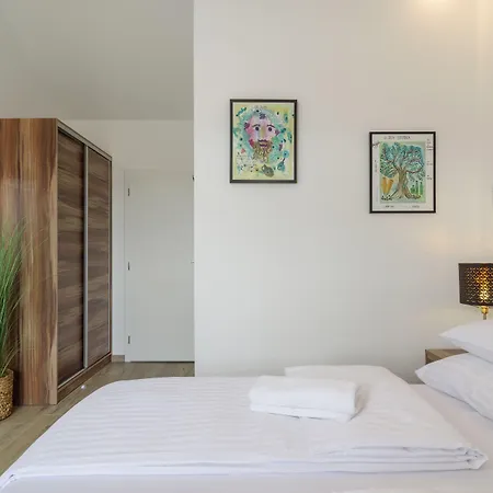 Vila White-2