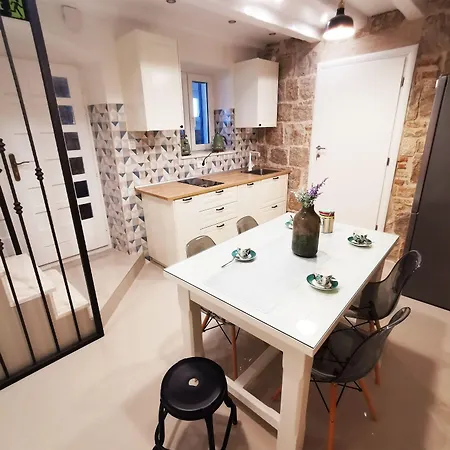 Crobeauty Villa-3