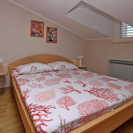 Apartments And Rooms With Parking Space Vrbnik, Krk - 5302-2