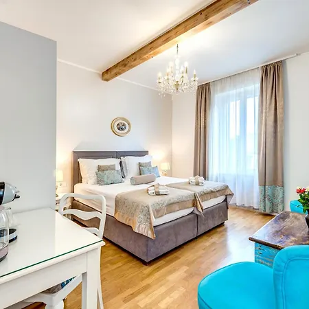 Le Monde - Vintage Accommodation-2