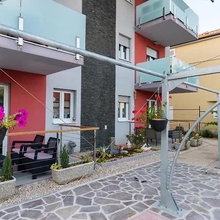Apartments And Rooms With Parking Space Grebastica, Sibenik - 17831-3