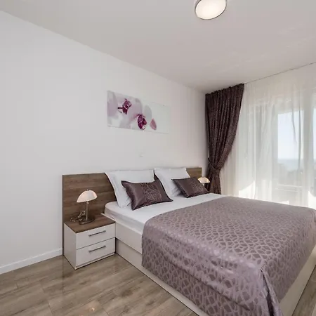 Apartments With Pool Villa Zora-2