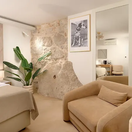 Ibella Boutique Rooms-3