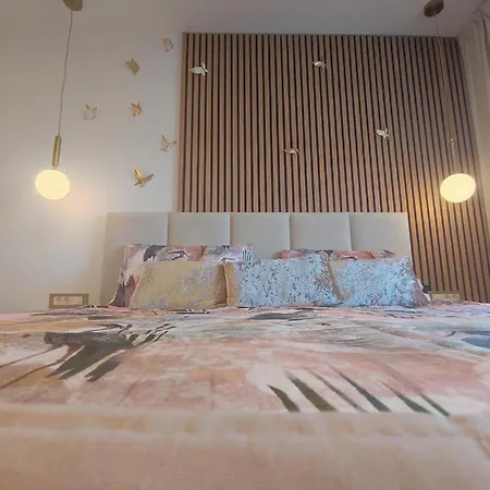 Riviera Rooms And Apartments-2