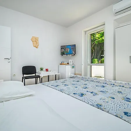 Rooms Feme-3