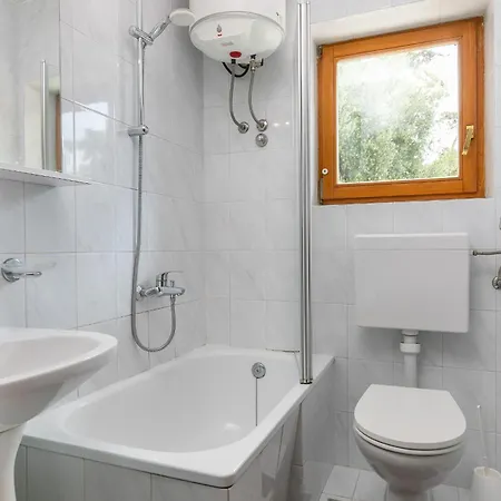 Apartments Pino Rabac-3