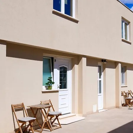Madonna Guesthouse II-3