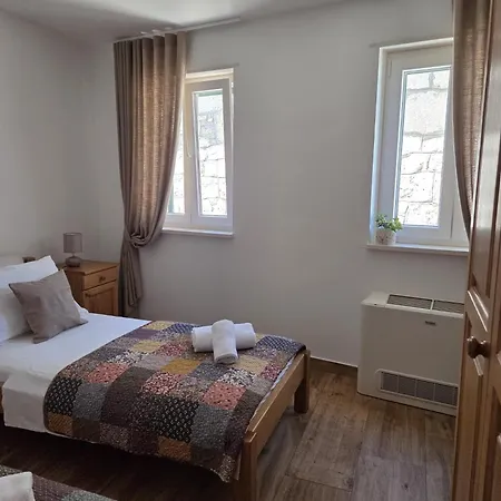 Guest House Jere Old Town-3