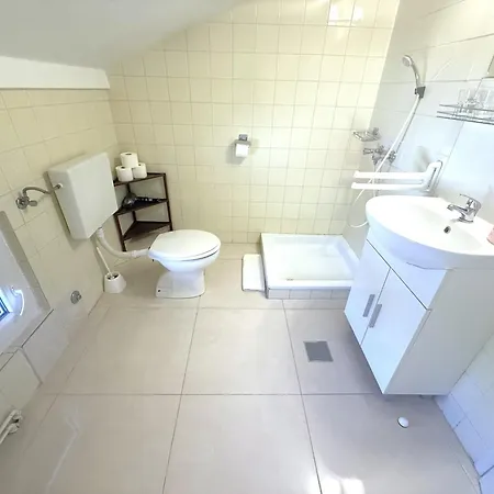 Guesthouse Cecilia 2-3