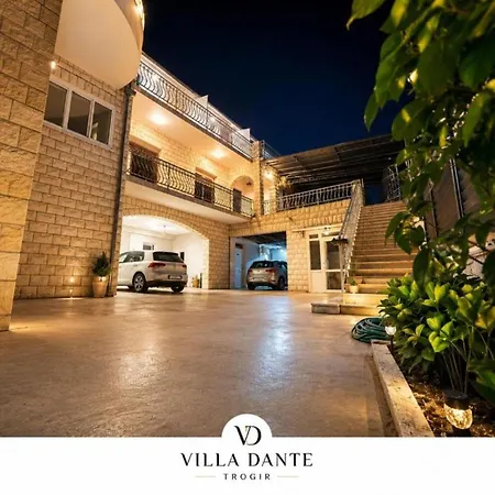 Villa Dante With Swimming Pool-3