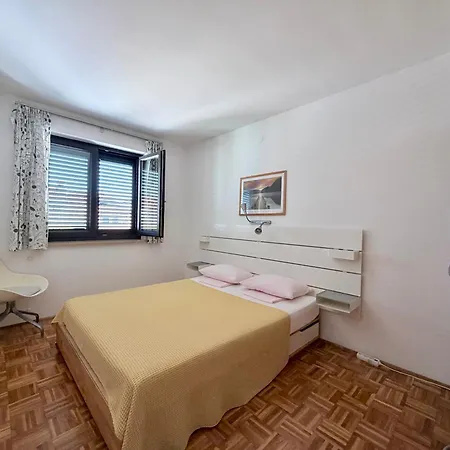 Apartments And Rooms Mofardin-3
