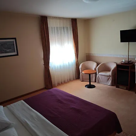Hotel Laguna-3