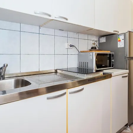Super Horizont- Sea View Apartments With Private Jacuzzi Time & Free Parking-3