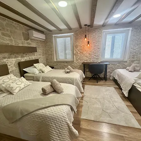 Guest House Laura-3