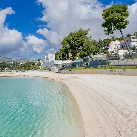Apartments And Rooms With Parking Space Trogir - 13102-2