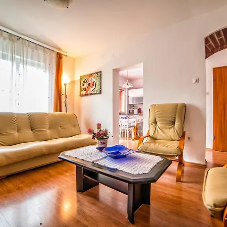 Apartment Iva-3