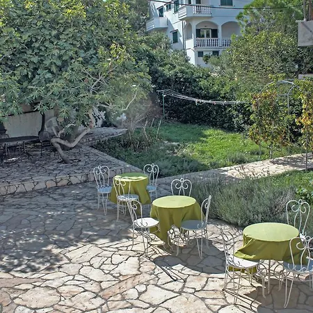 Lokunja Bed&Breakfast-2