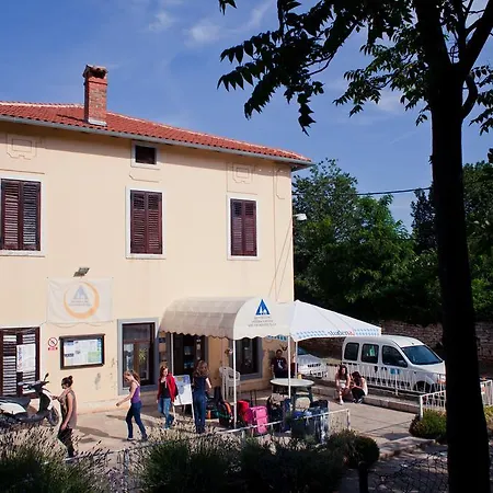 HI Hostel Pula-2