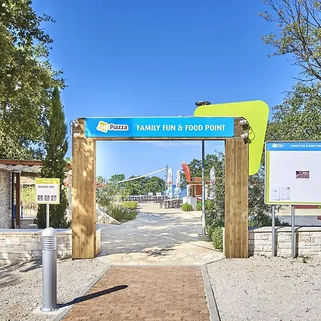 Happy Camp Mobile Homes In Camping Park Umag-2