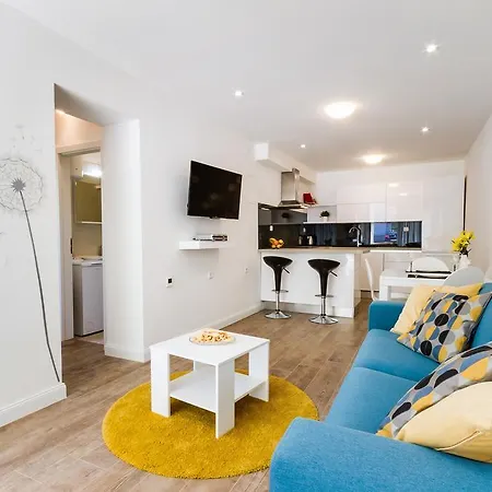 Modern Mediterranean Apartment-3