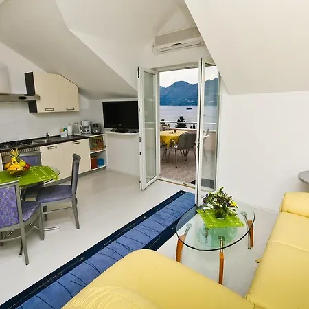 Apartments Villa Ana 1-2
