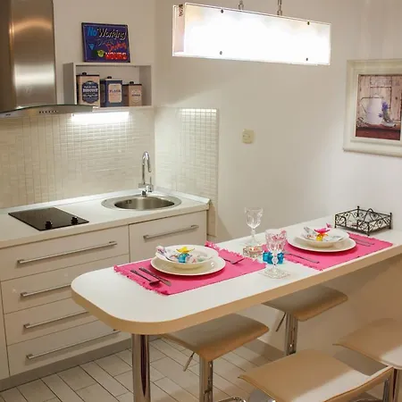 Apartment Romance-2