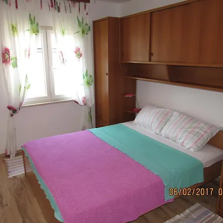 Guest House Vanessa-3