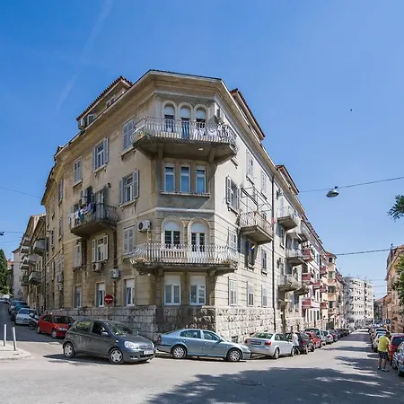 Guest House Roman Horizon-3