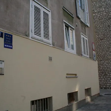 Miriam Rooms Zadar-2