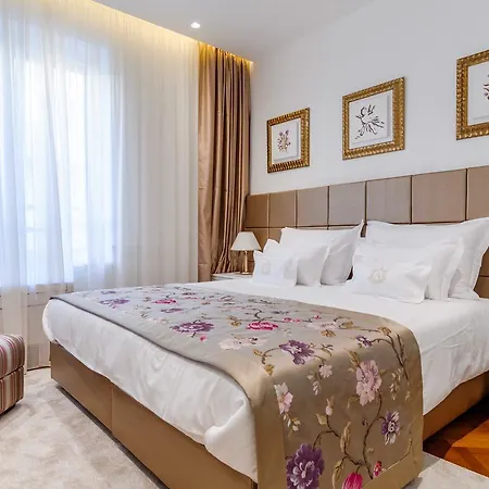 Ann Luxury Rooms-2
