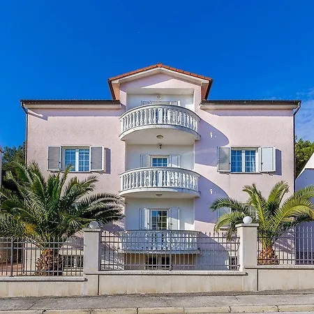 Apartments Ori-3