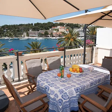 Holiday Home Meditation-2