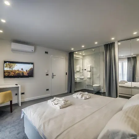 Hotel Forty Two-2