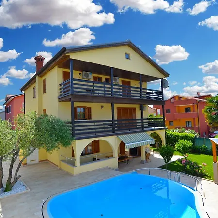 Apartments And Rooms Novigrad 1624-2