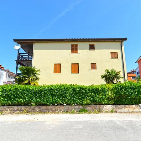 Apartments And Rooms Novigrad 1624-3