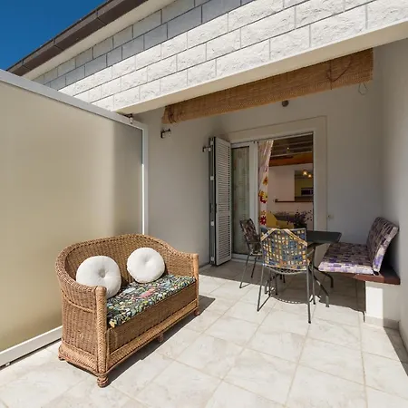 Luxury Bellavista Amazing Sea Holidays With Private Beach & Parking-2